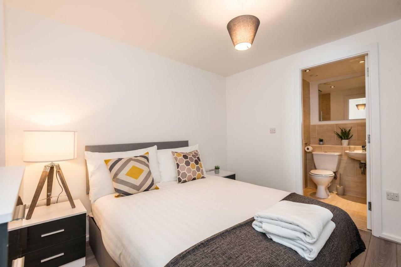 Host & - Oldham Place * Liverpool