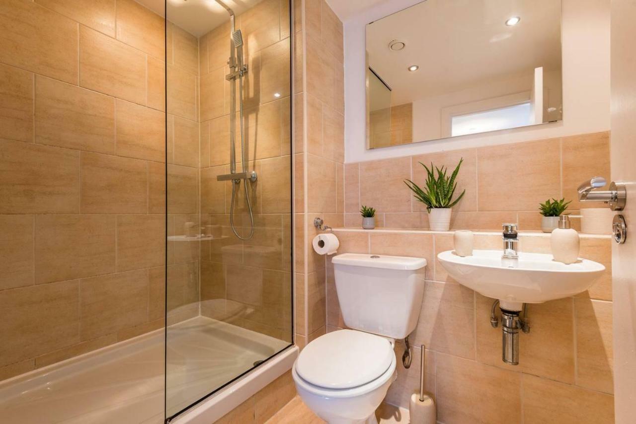 Apartment Host & - Oldham Place *